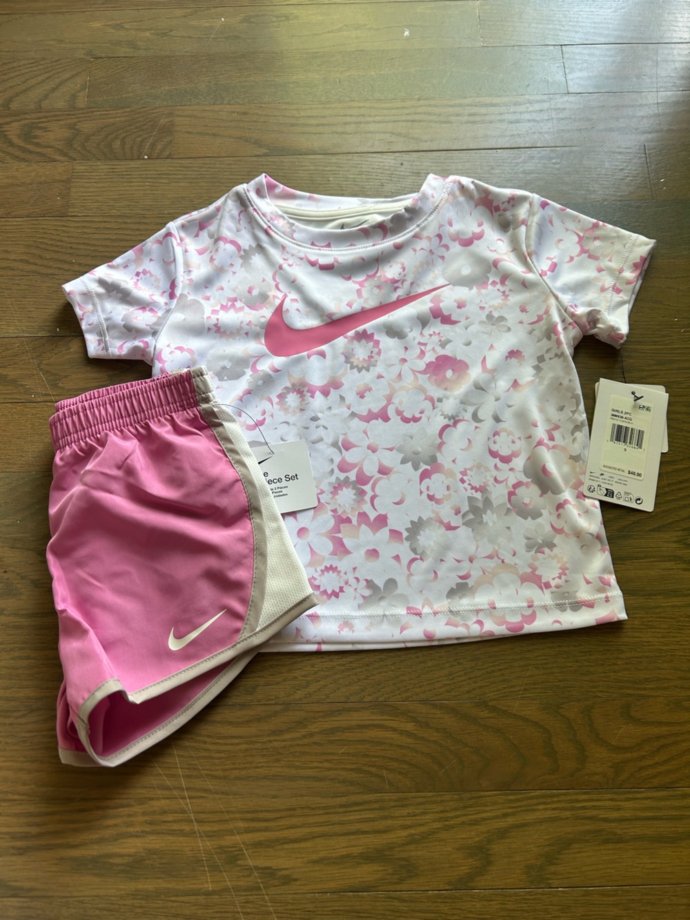 NWT Nike Girls Set size 5